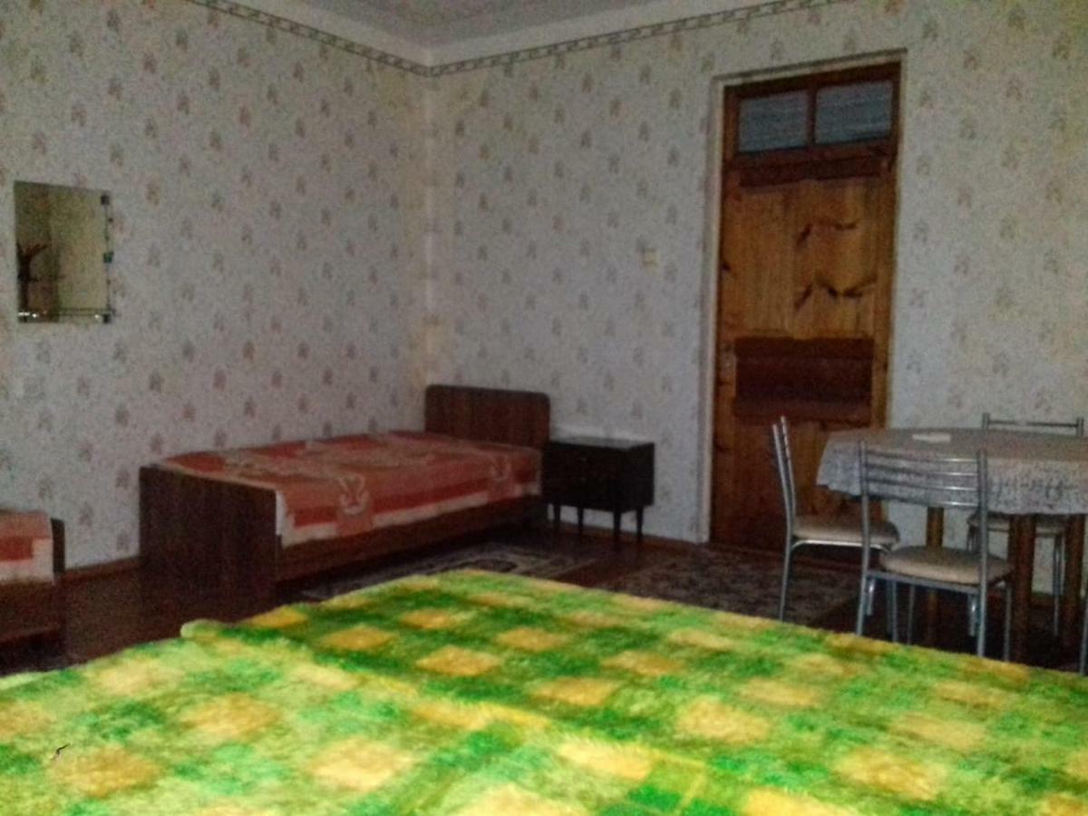 Guesthouse At Oleg'S Zolotoy Bereg กูเดาทา ภายนอก รูปภาพ
