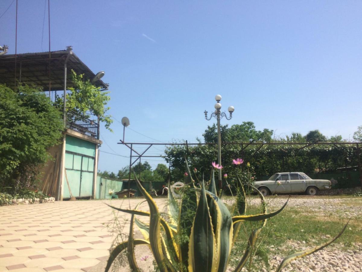 Guesthouse At Oleg'S Zolotoy Bereg กูเดาทา ภายนอก รูปภาพ