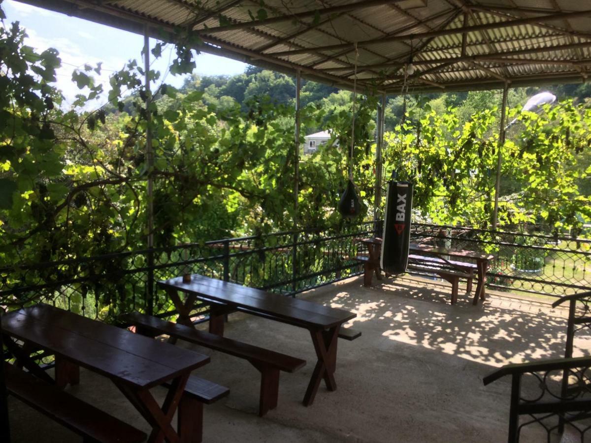 Guesthouse At Oleg'S Zolotoy Bereg กูเดาทา ภายนอก รูปภาพ